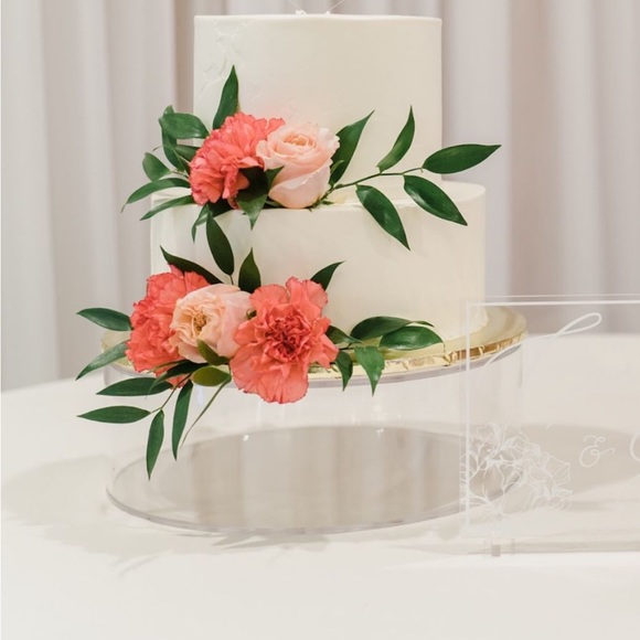 One (1) ROUND Cake stand - Fillable Acrylic cake stand - Picture 6 of 7